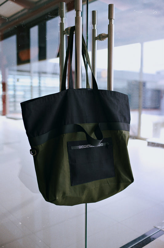 The Ultimate Traveling Tote Bag